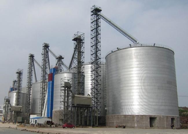 万安大型钢板库构造参数及水泥储存质量